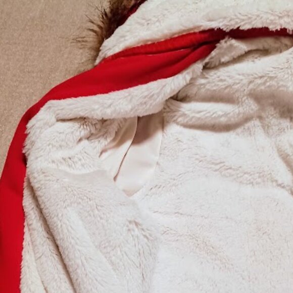 Green Tea Red jacket, size large w/removable fur trimmed hoodie & front zipper - Picture 9 of 15